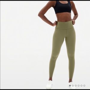 Everlane Perform Legging - Large